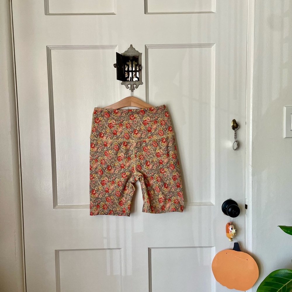 The great x Eddie Bauer Floral Top - Red and Yellow